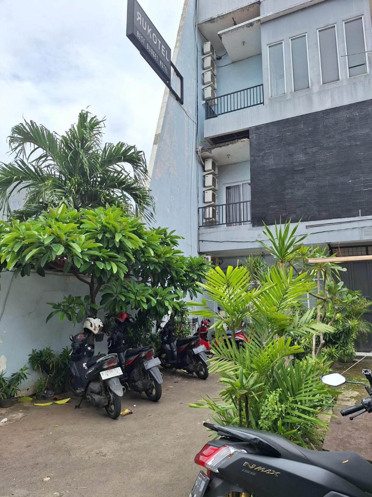 Oyo 93584 Rukotel South Tangerang Exterior foto